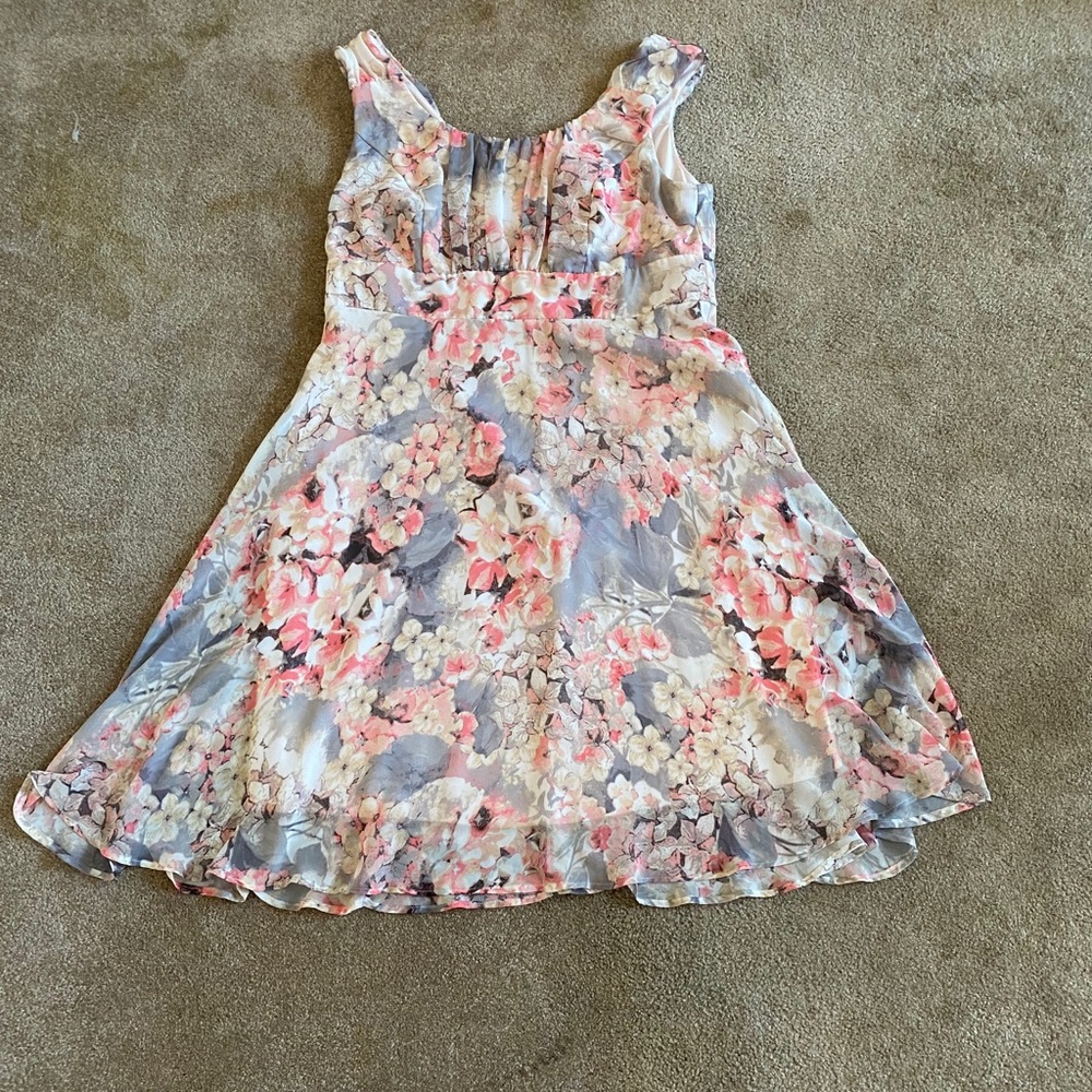 Women’s dress